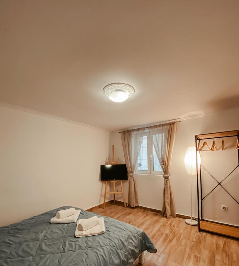 Isabella Suites: An Old Venetian Corfu (city)